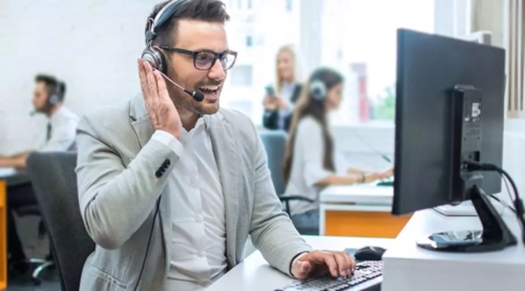 Easiio business phone support call queue for better customer service and distribution of works.